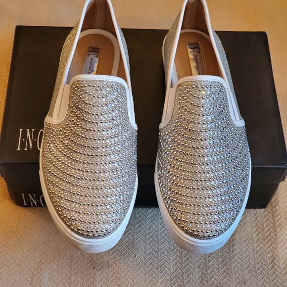 inc sammee slip on sneakers